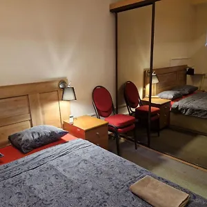 Przy Metro Wierzbno Hostel