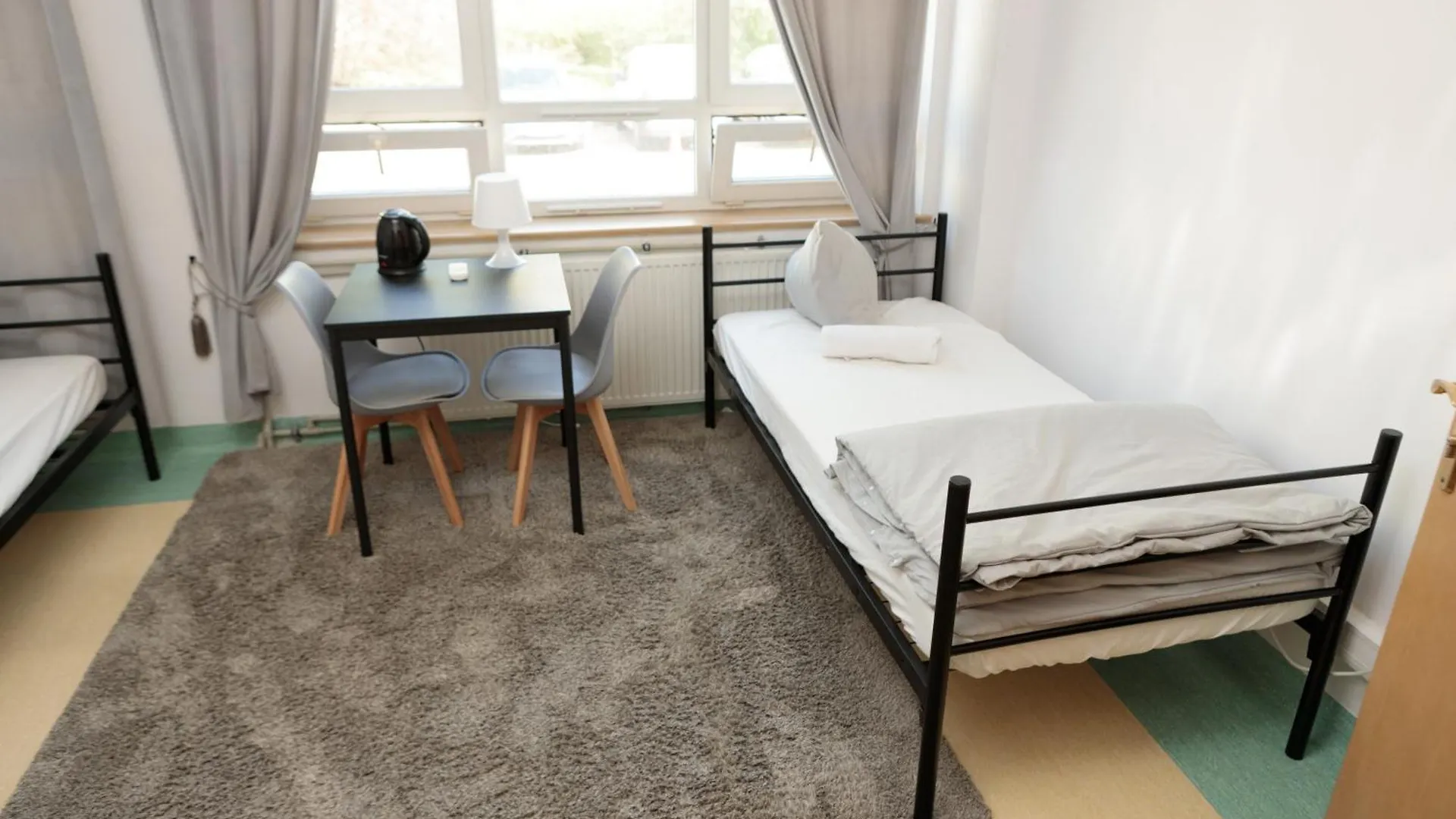 Alliance Hostel Warszawa 0*,  Polska